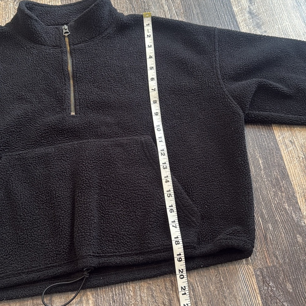 American Eagle Cropped Black Sherpa Fleece Sweatshirt Sweater Top Women’s Medium - Picture 8 of 11